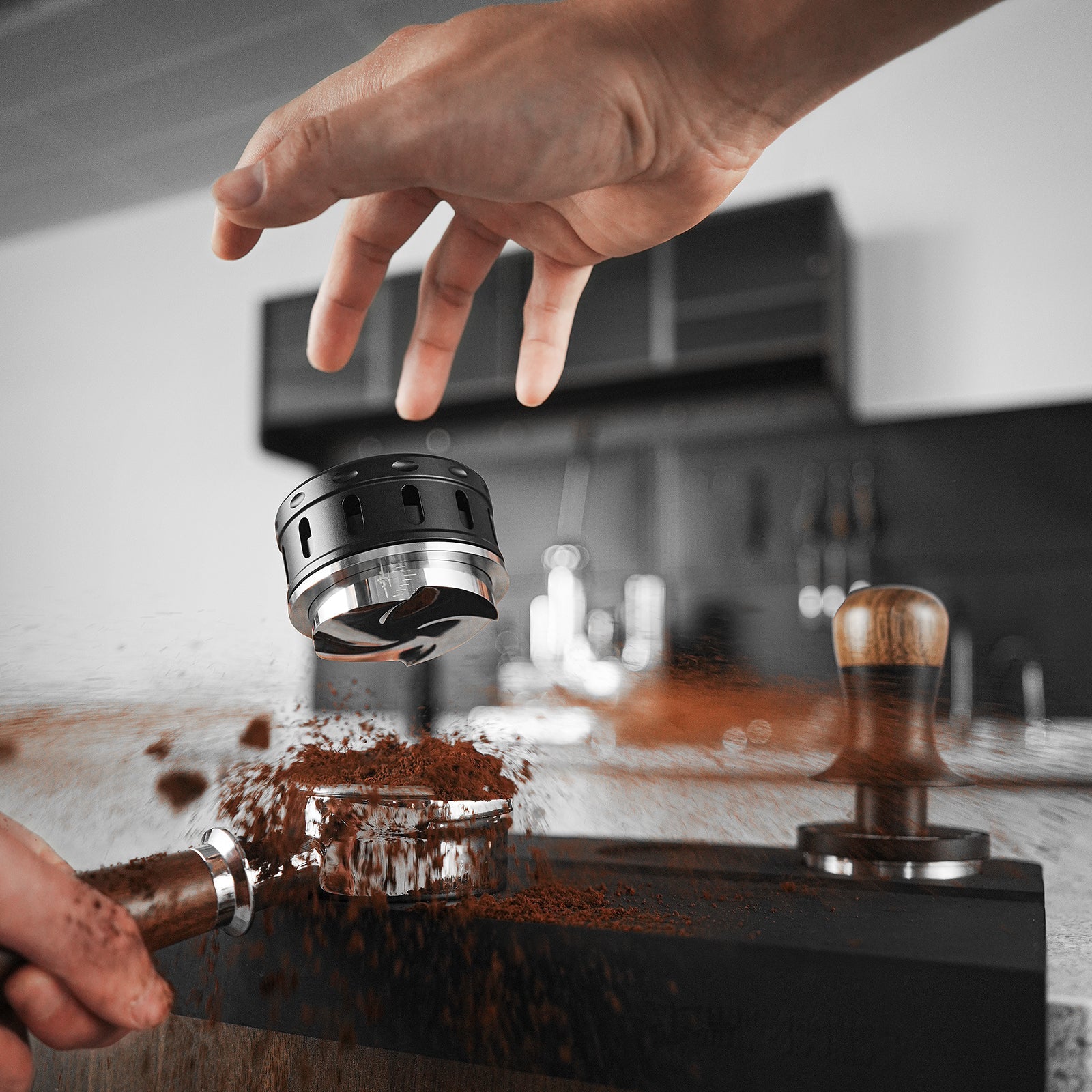 MHW-3BOMBER SCHWERKRAFTADAPTIVER FALCON SCHWERKRAFT-KAFFEEVERTEILER