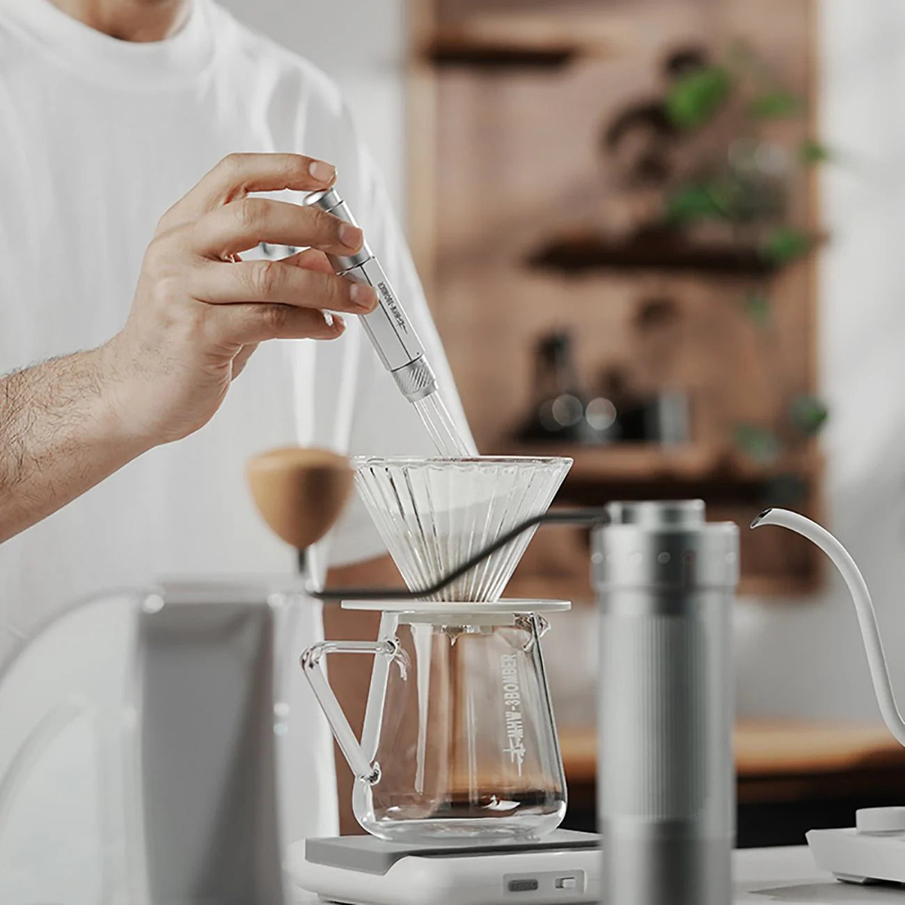 MHW-3BOMBER LIGHTNING NEEDLE DISTRIBUTOR PRO WDT TOOL