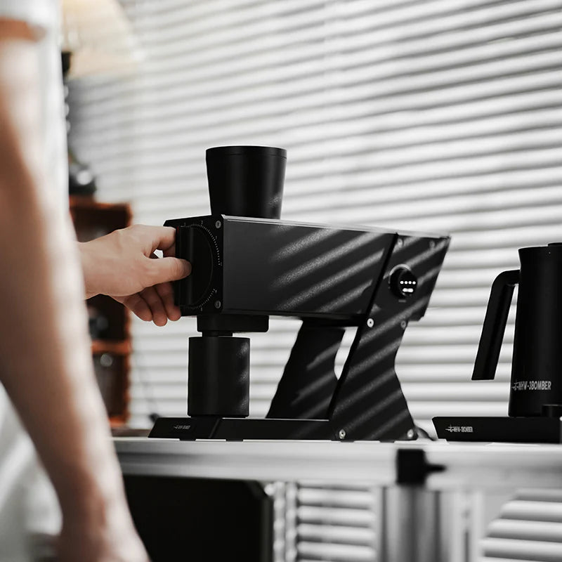 MHW-3BOMBER F74 NAVIGATOR ELEKTRISCHE KAFFEEMÜHLE