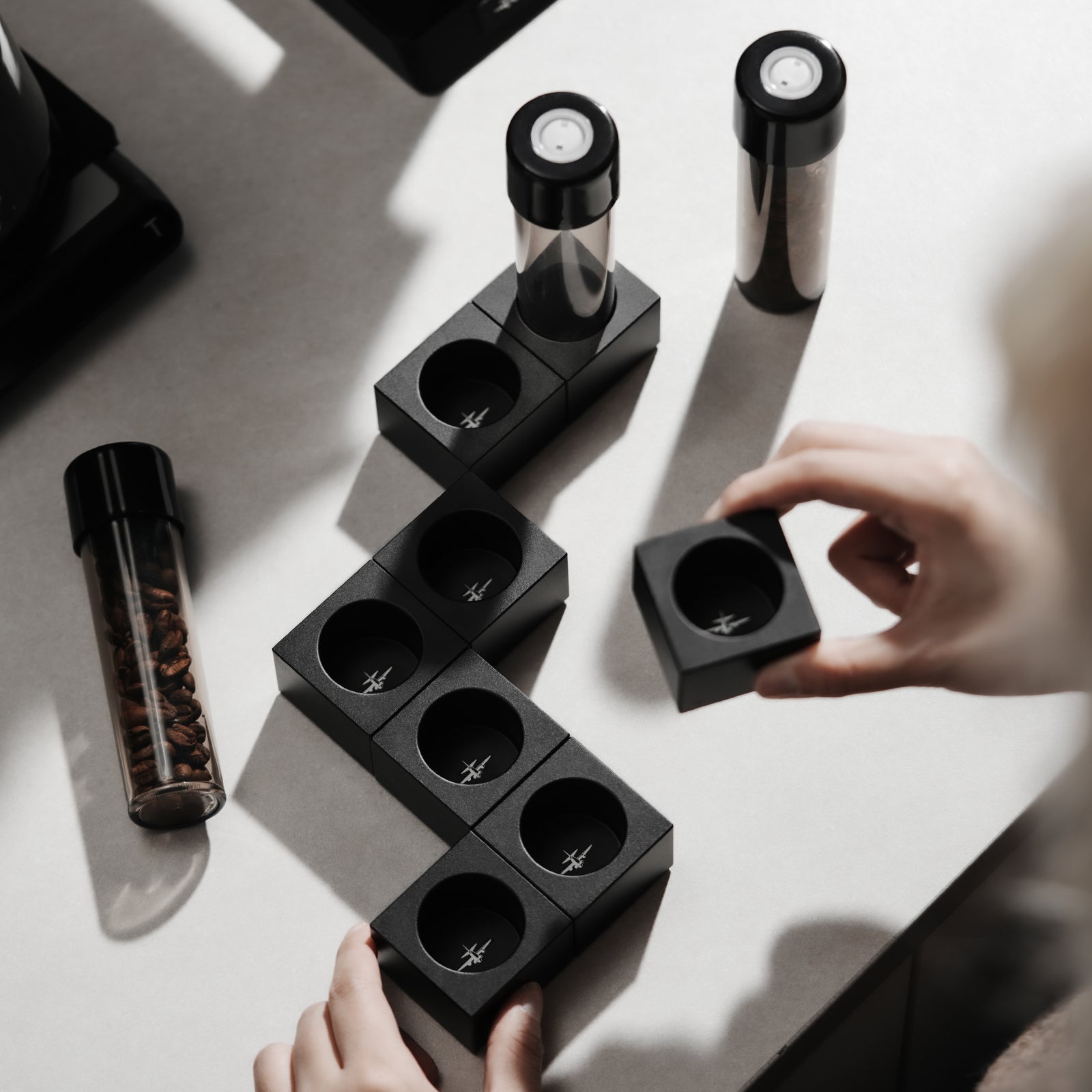 MHW-3BOMBER ENERGIEFLASCHE & MAGNETISCHER GETRÄNKEHALTER