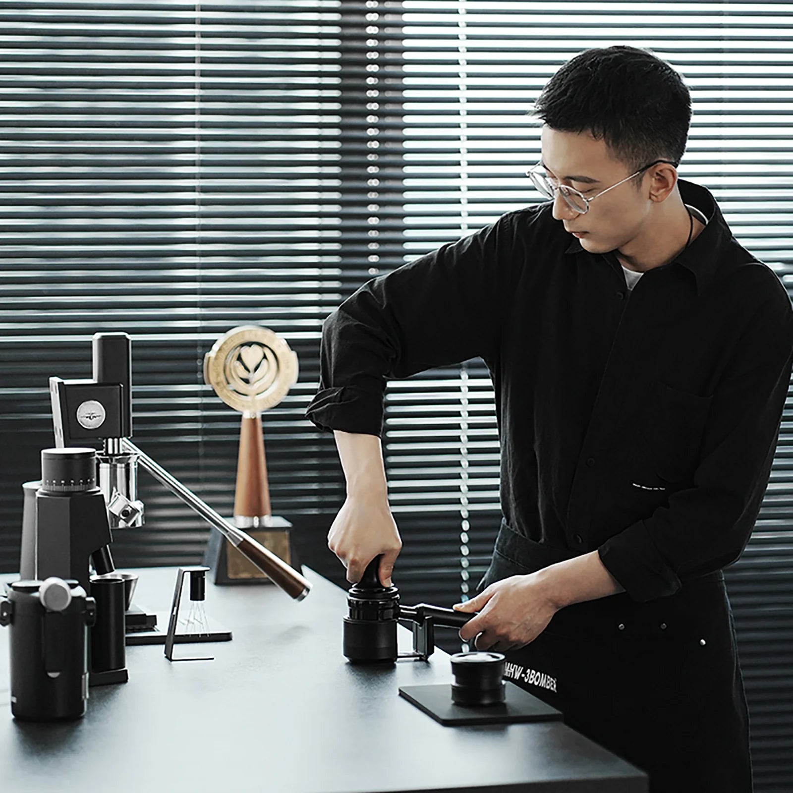 MHW-3BOMBER ASTRA COLLECTION CONSTANT PRESSURE TAMPER 51/53.35/58.5 MM