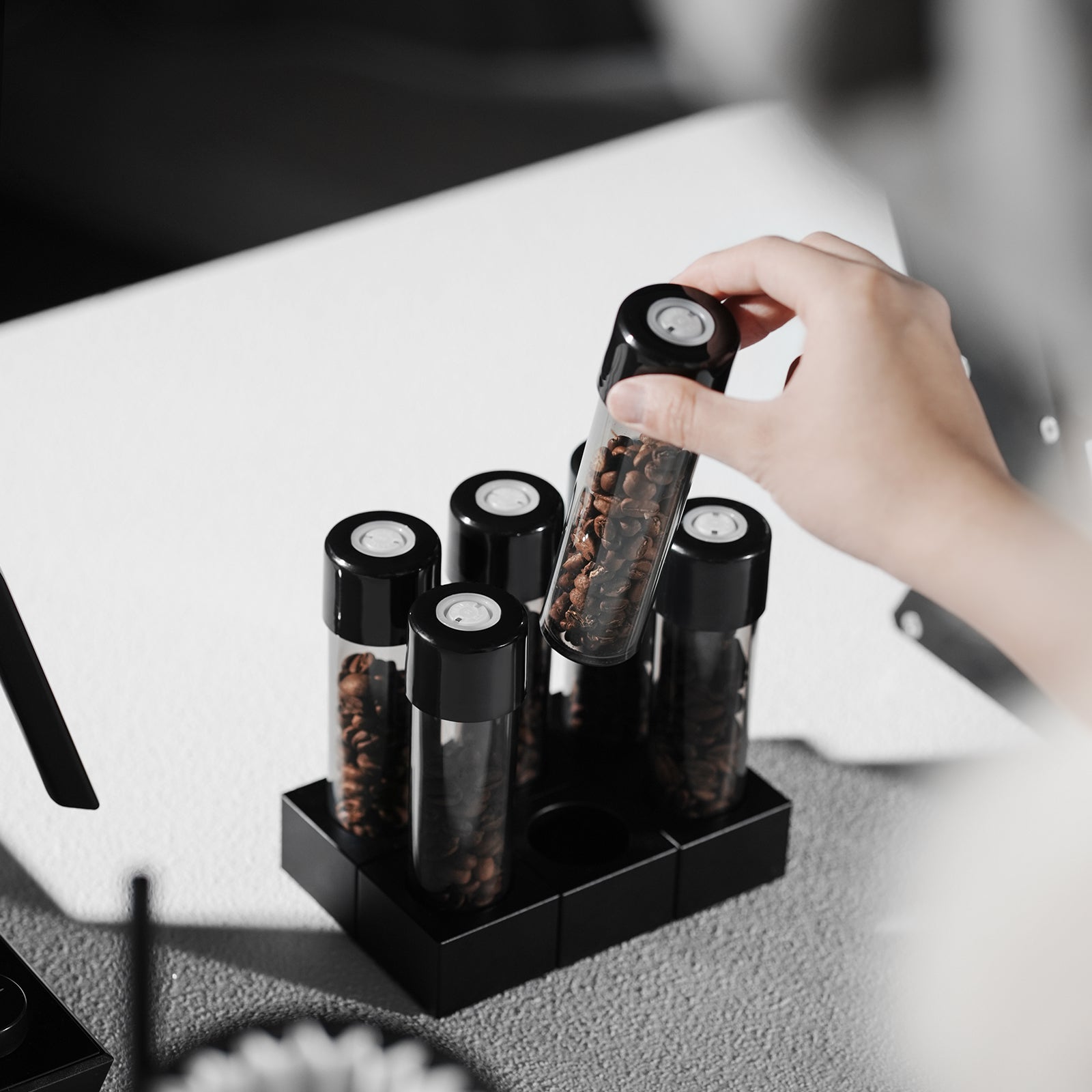 MHW-3BOMBER ENERGIEFLASCHE & MAGNETISCHER GETRÄNKEHALTER