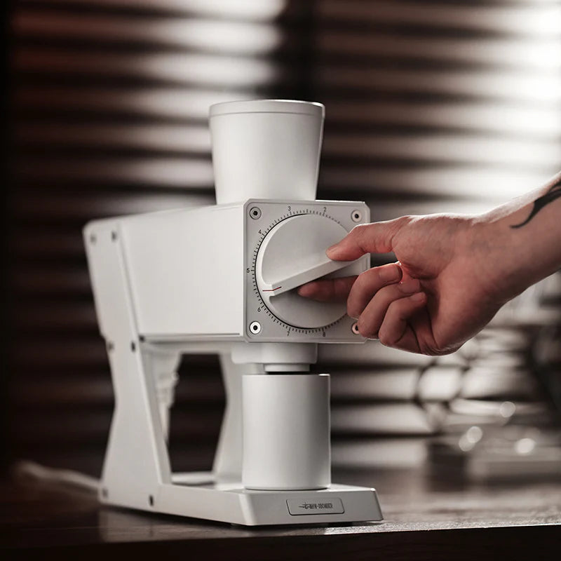 MHW-3BOMBER F74 NAVIGATOR ELEKTRISCHE KAFFEEMÜHLE