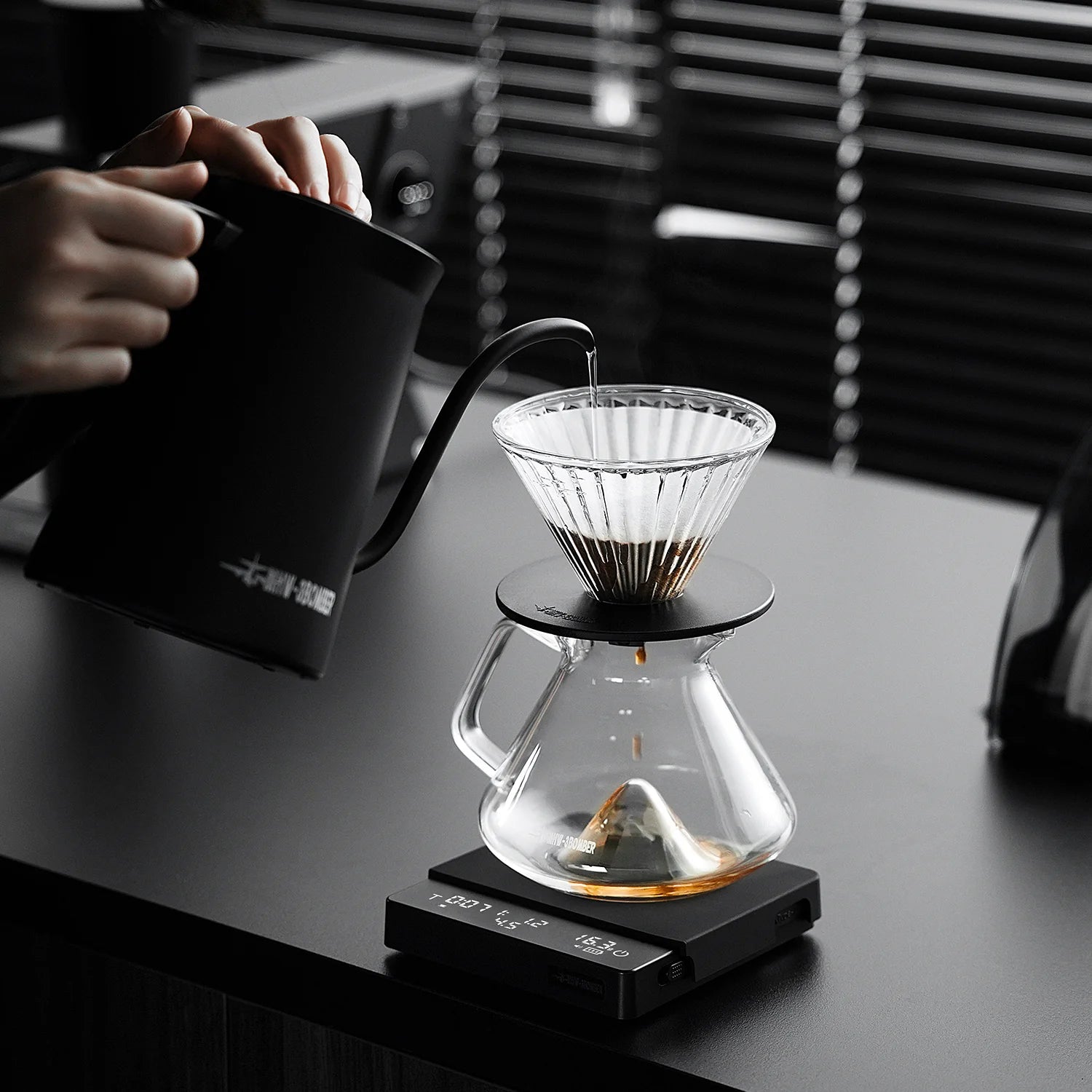 MHW-3BOMBER CUBE KAFFEEWAAGE 3.0 PRO