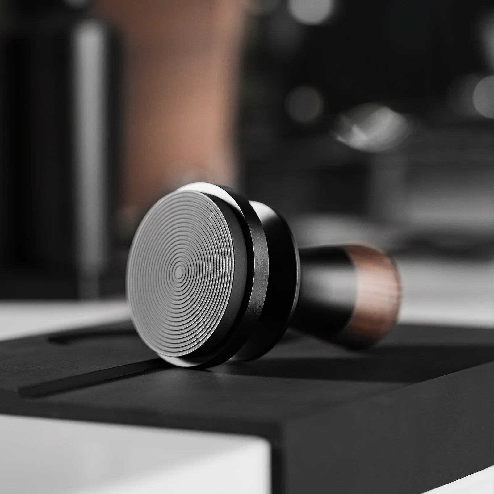 MHW-3BOMBER FLASH ESPRESSO TAMPER 30LBS KONSTANTER DRUCK SOUND FEEDBACK TITAN BESCHICHTET