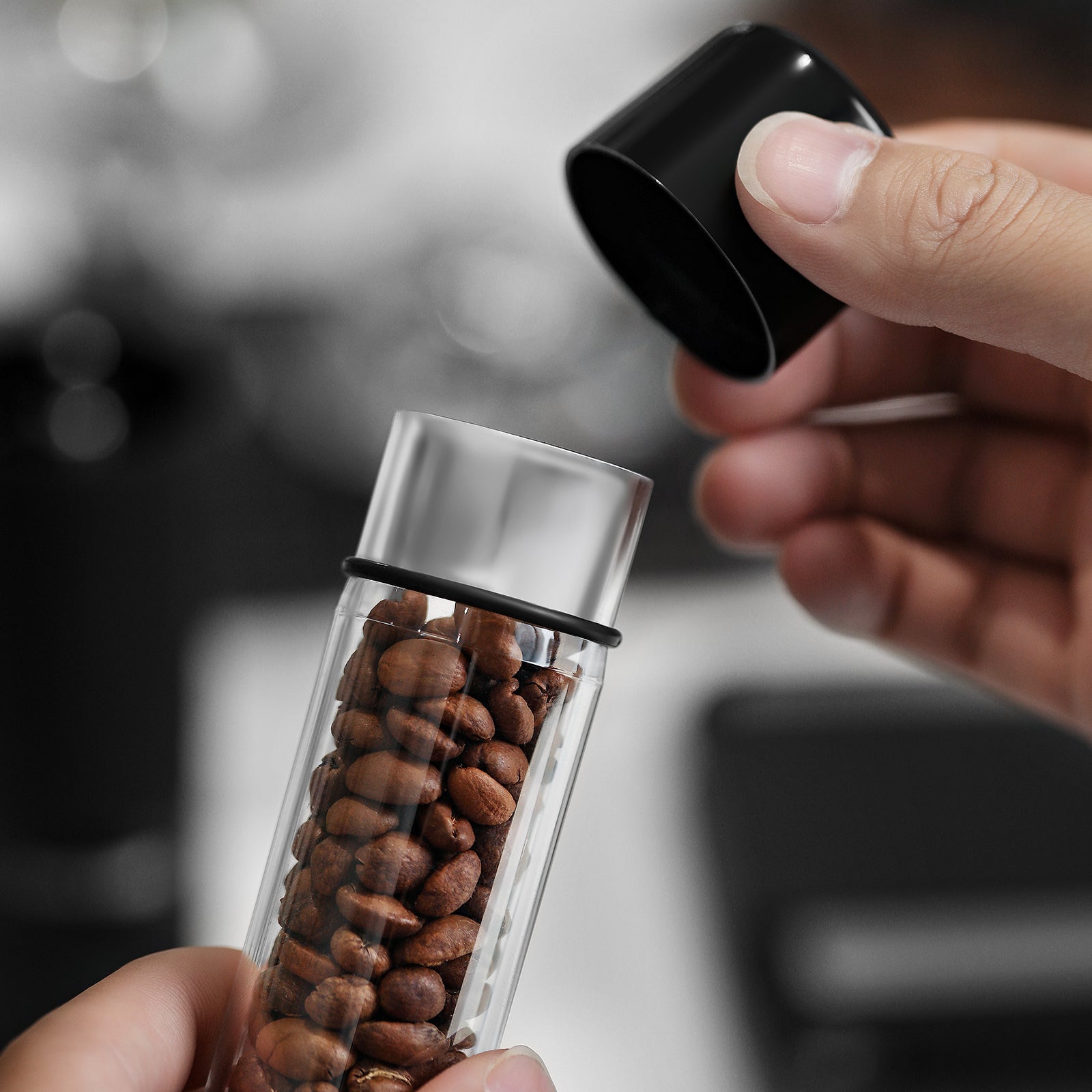 MHW-3BOMBER ENERGIEFLASCHE & MAGNETISCHER GETRÄNKEHALTER