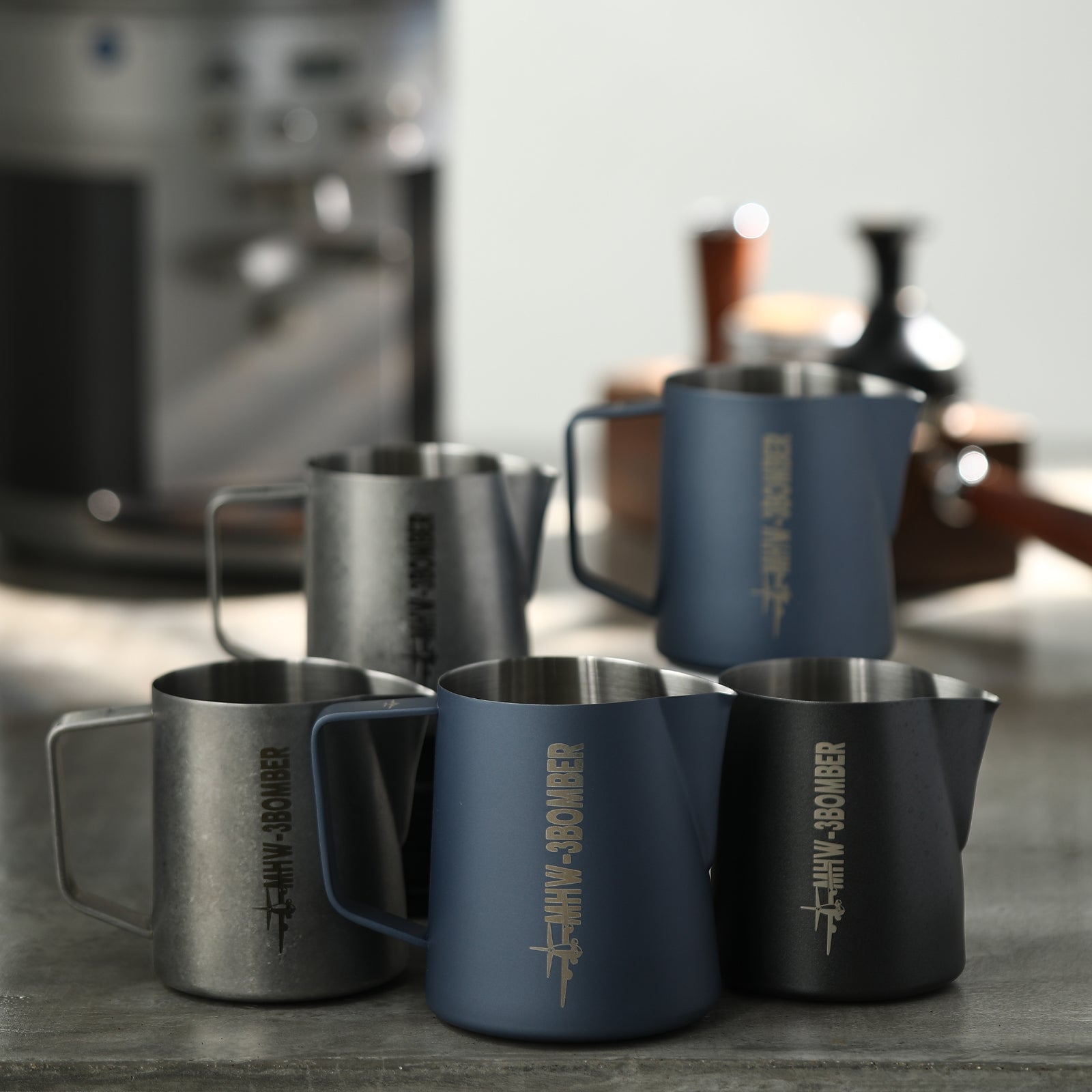 MHW-3BOMBER LATTE ART PITCHER 5.0 MATTBLAU