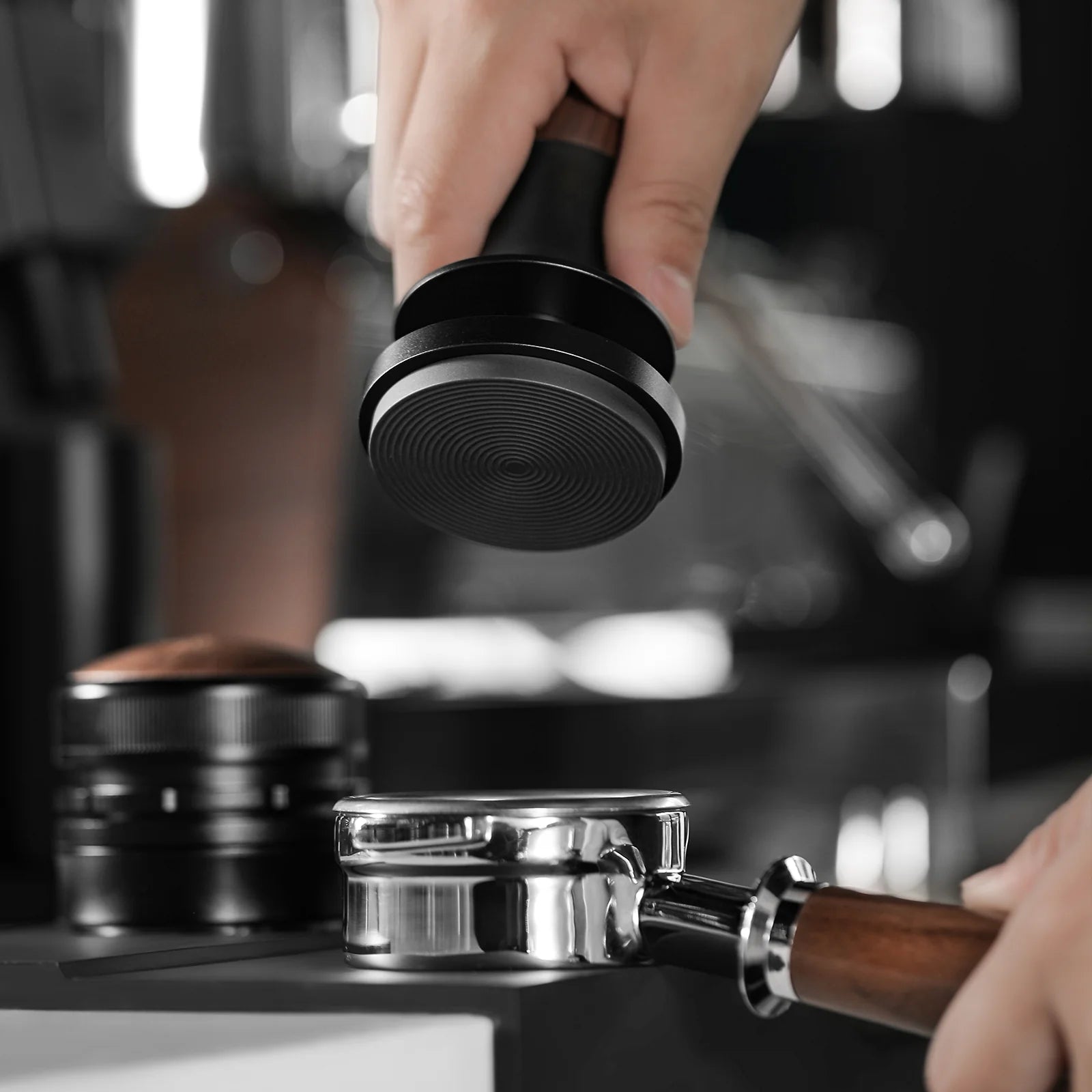 MHW-3BOMBER FLASH ESPRESSO TAMPER 30LBS KONSTANTER DRUCK SOUND FEEDBACK TITAN BESCHICHTET