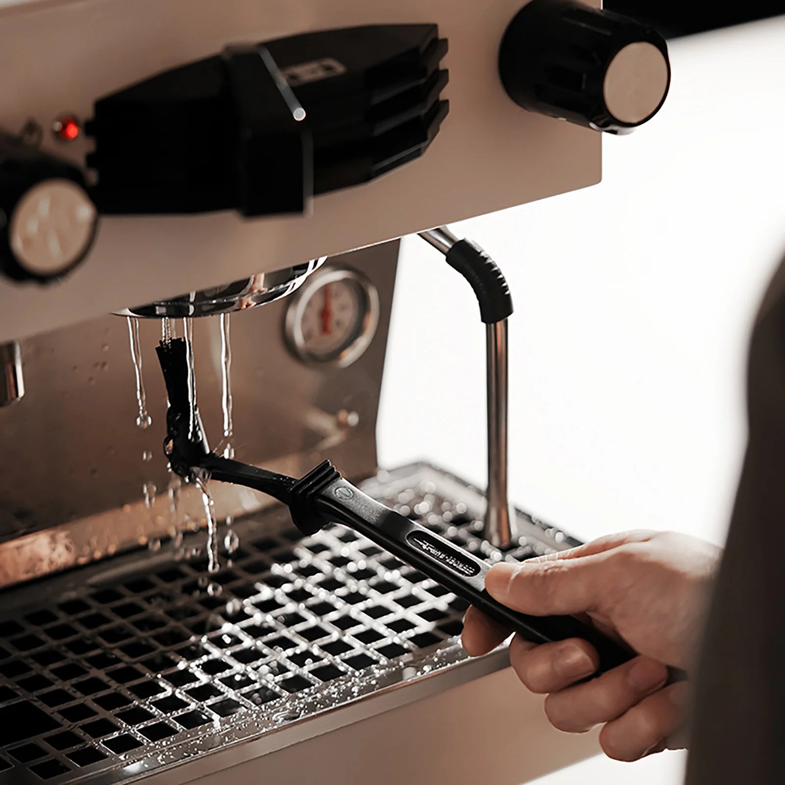 MHW-3BOMBER KAFFEE-WINKELBÜRSTE
