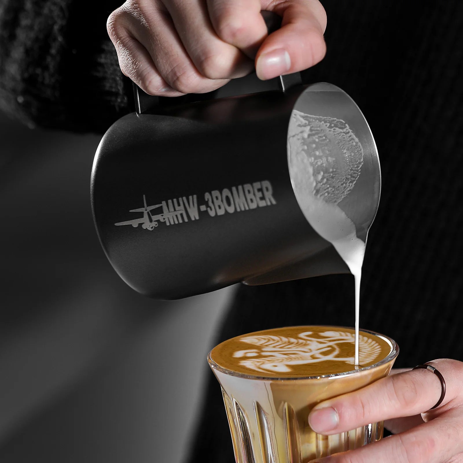 MHW-3BOMBER MILK FROTHING PITCHER 3.0 MATTSCHWARZ