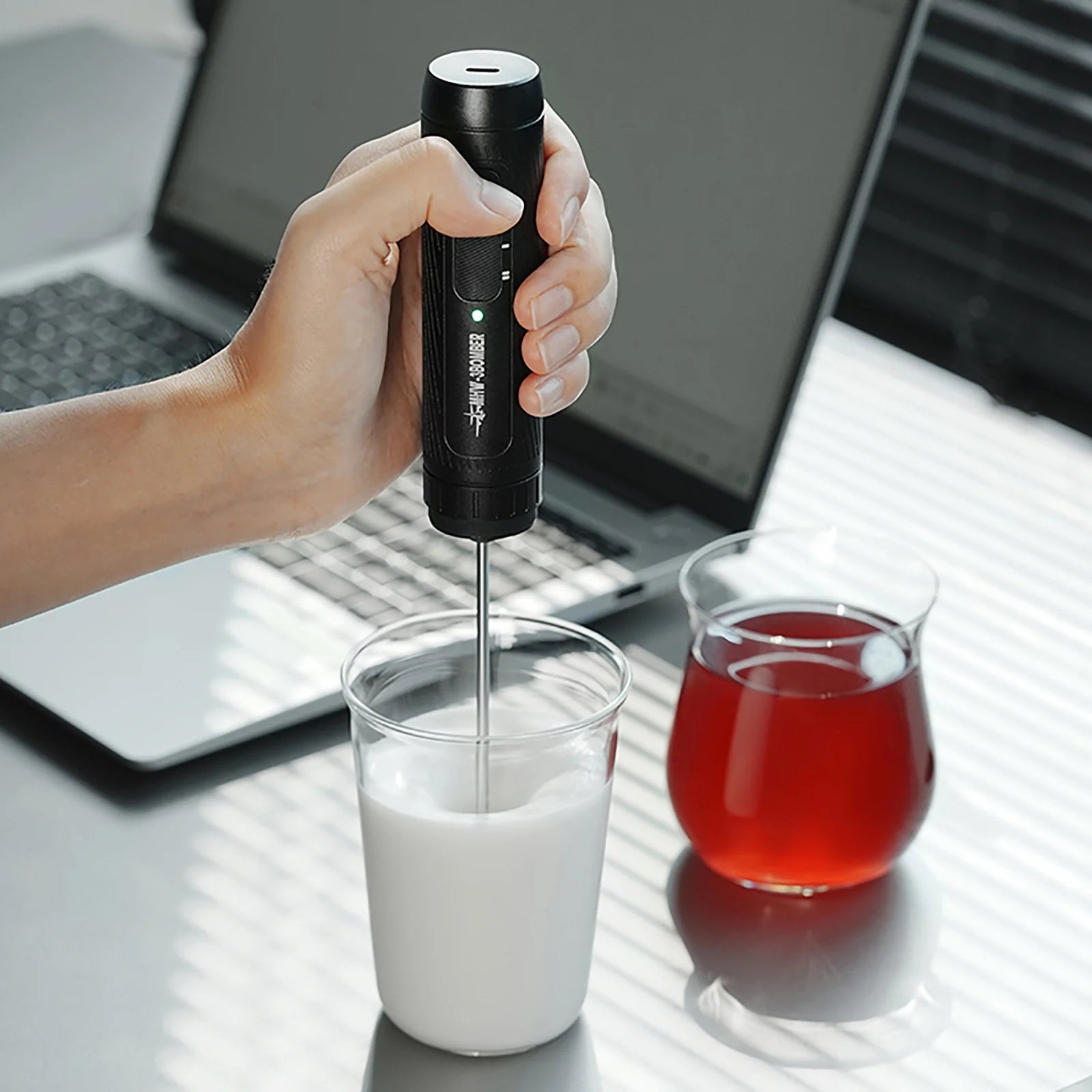 MHW-3BOMBER MAGICIAN HANDHELD MILK FROTHER