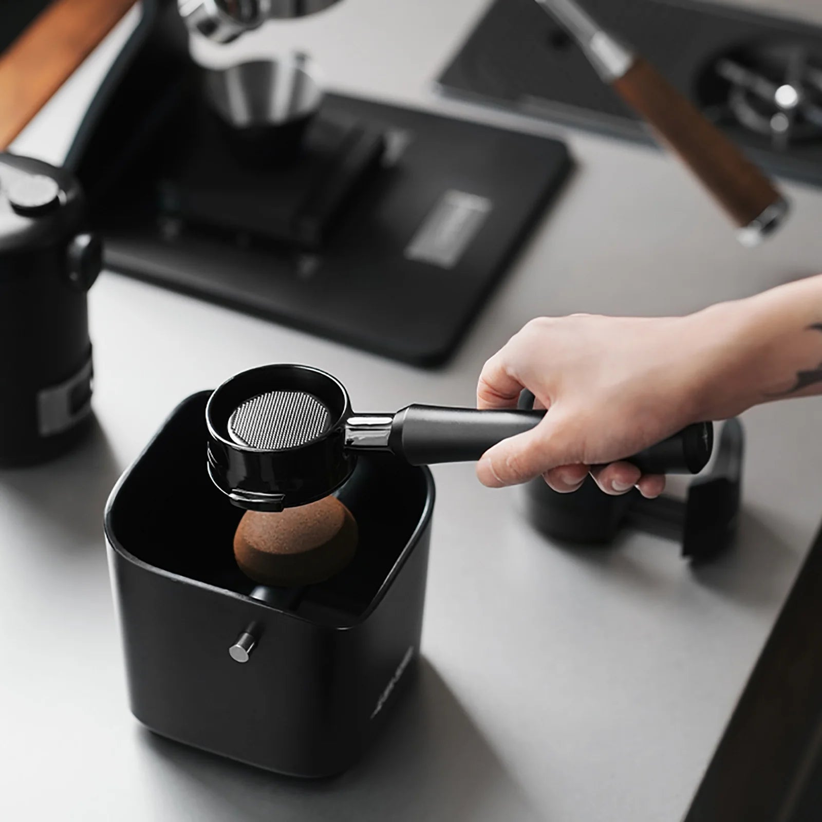 MHW-3BOMBER ASTRA COLLECTION BOTTOMLESS SCREEN CARRIER 