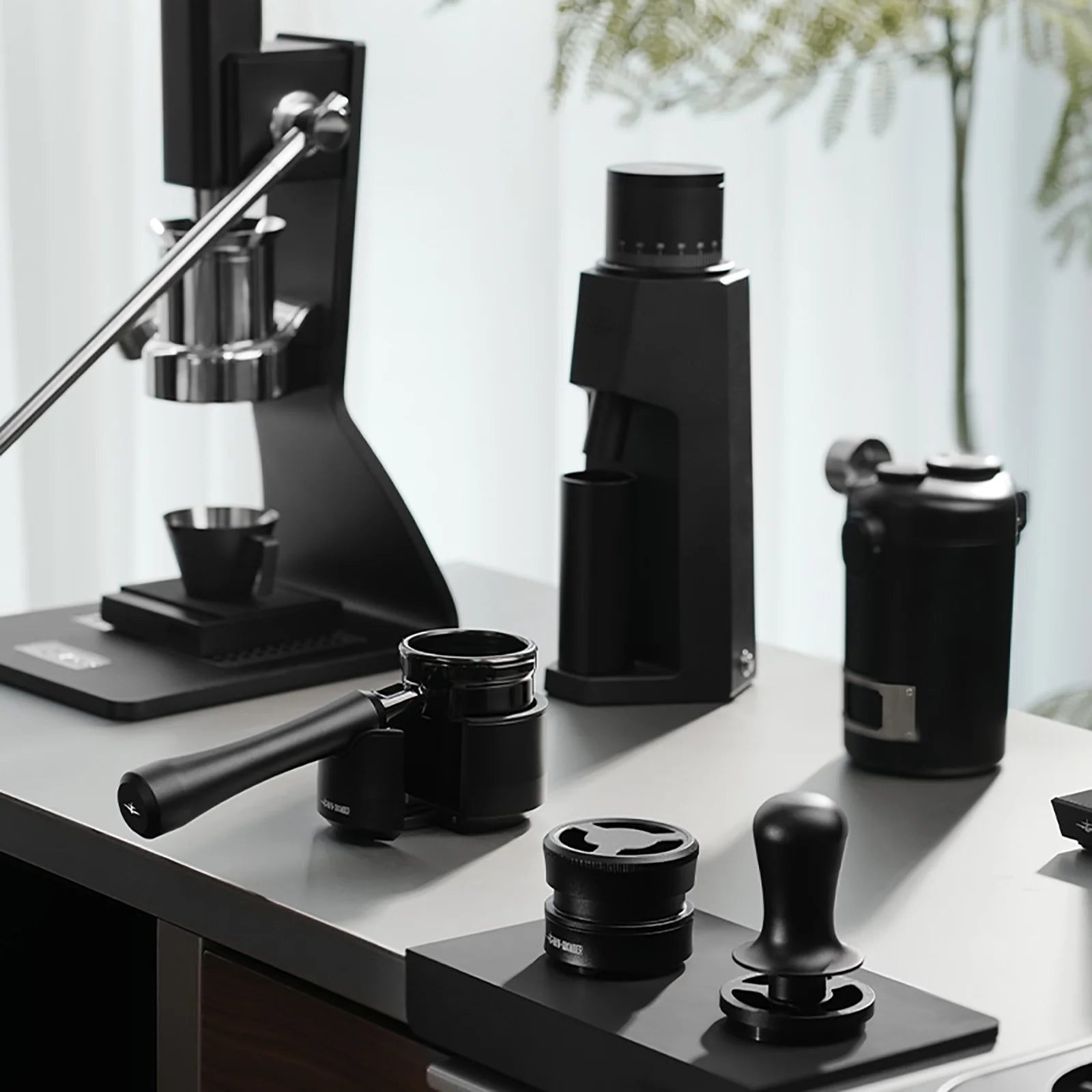 MHW-3BOMBER ASTRA COLLECTION BOTTOMLESS SCREEN CARRIER 