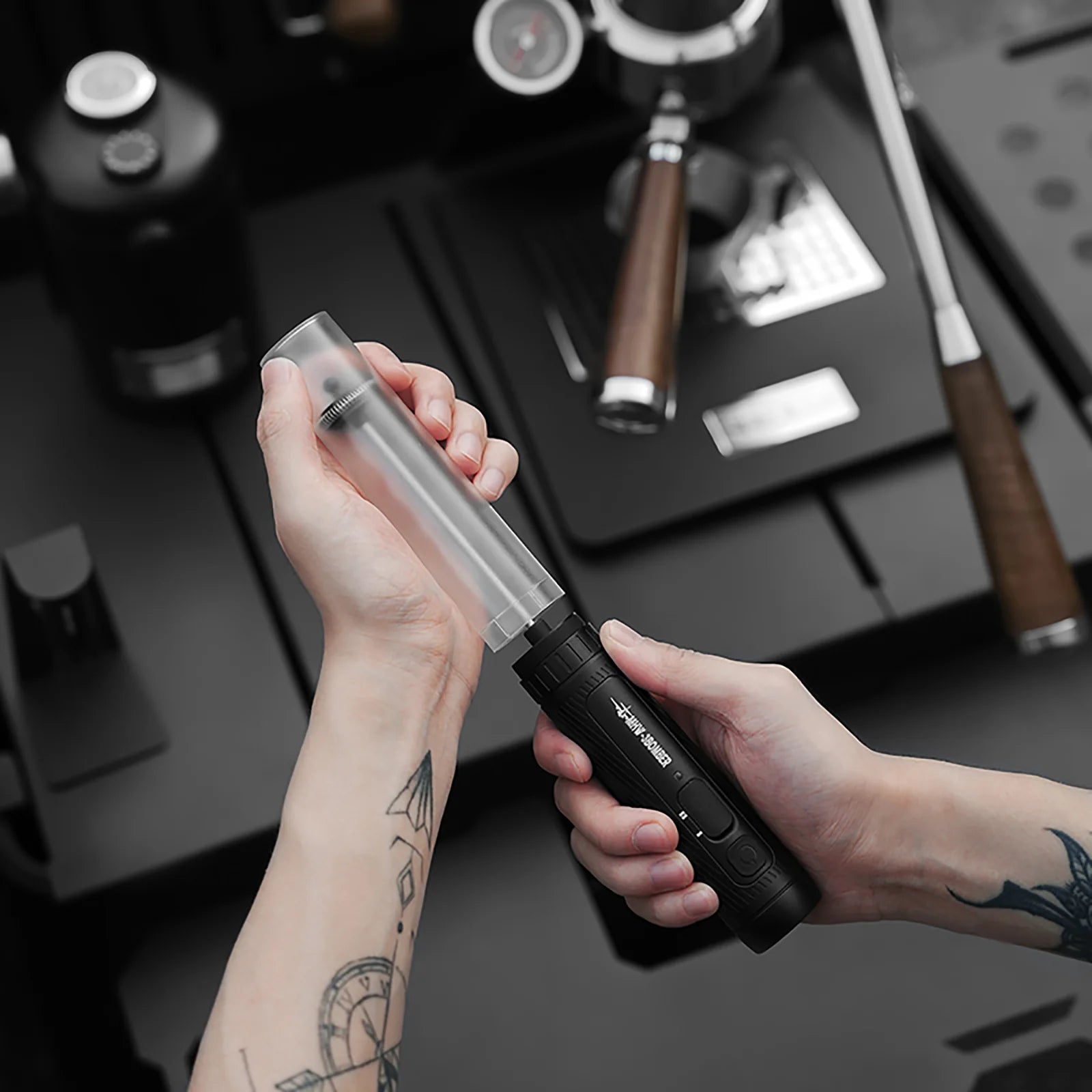 MHW-3BOMBER MAGICIAN HANDHELD MILK FROTHER