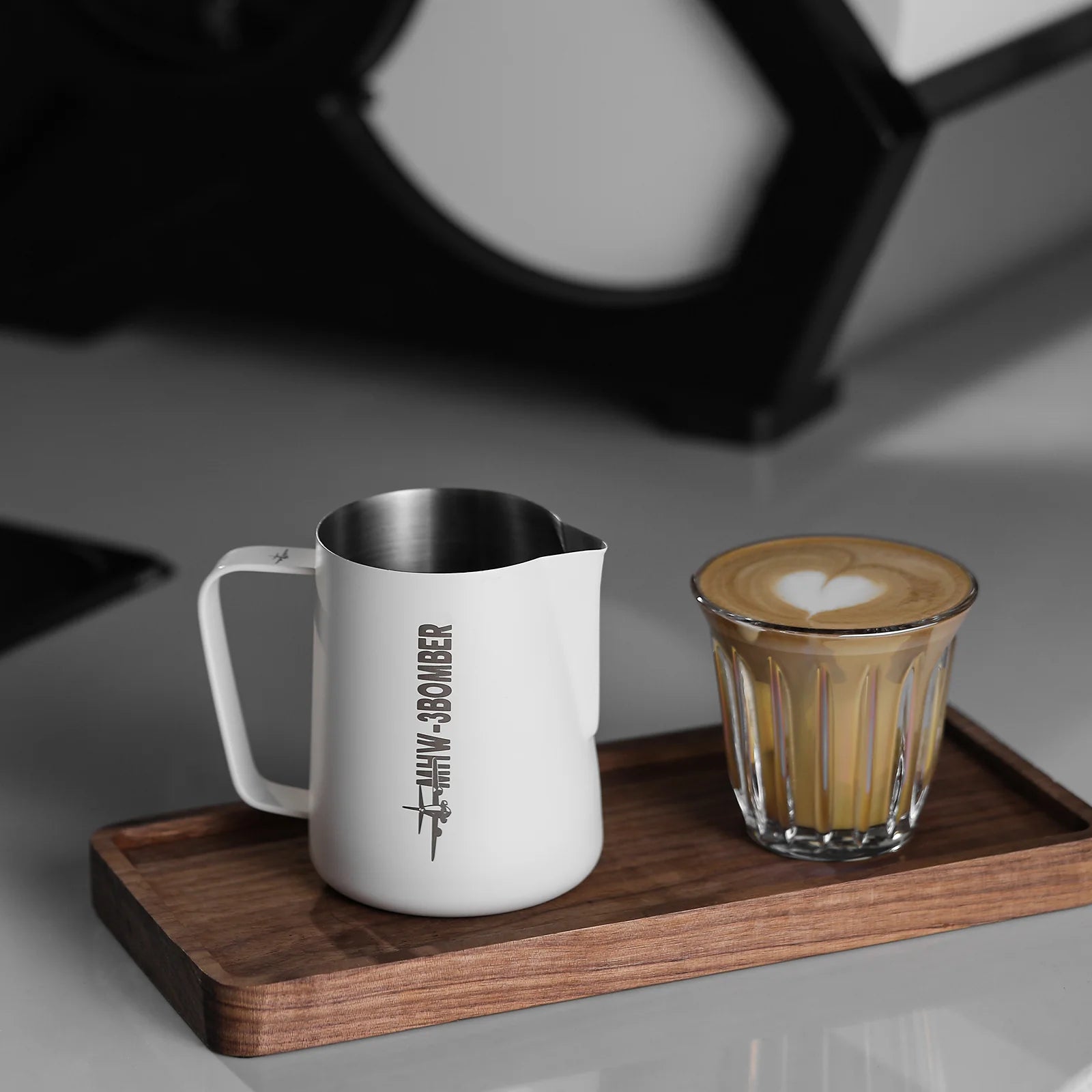 MHW-3BOMBER MILK FROTHING PITCHER 3.0 WEISS