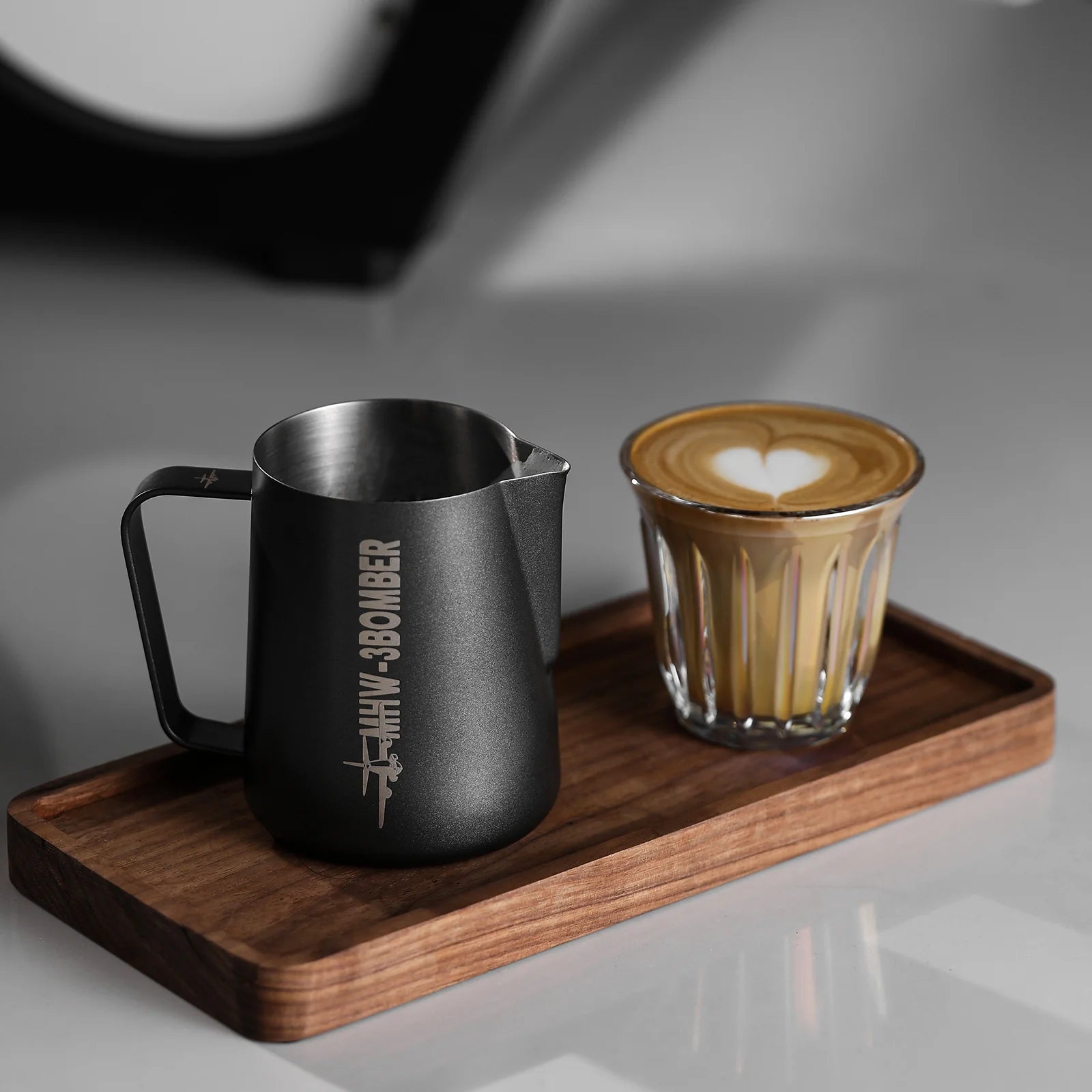 MHW-3BOMBER MILK FROTHING PITCHER 3.0 MATTSCHWARZ